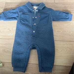 Levi’s Sherpa Fleece One-Piece – Size 12M